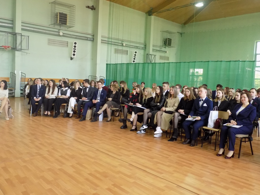 Zdjęcie zakonczenie_roku_4_2023 (72)27ec5ce9-0fe3-4c49-a57c-ca52ed94ebf2.JPG w galerii Uroczyste pożegnanie tegorocznych maturzystów